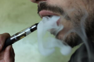 Pesquisadores divulgam nota técnica sobre cigarros eletrônicos e desinformação