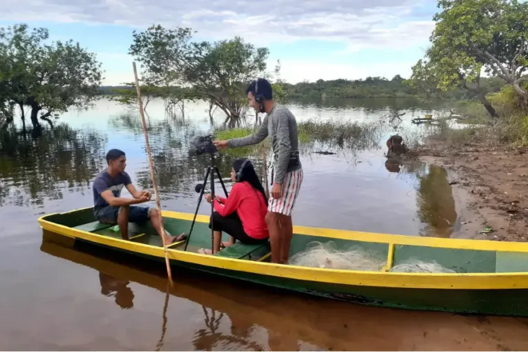 A árdua missão de comunicar a Amazônia: Quem é por nós, jornalistas?